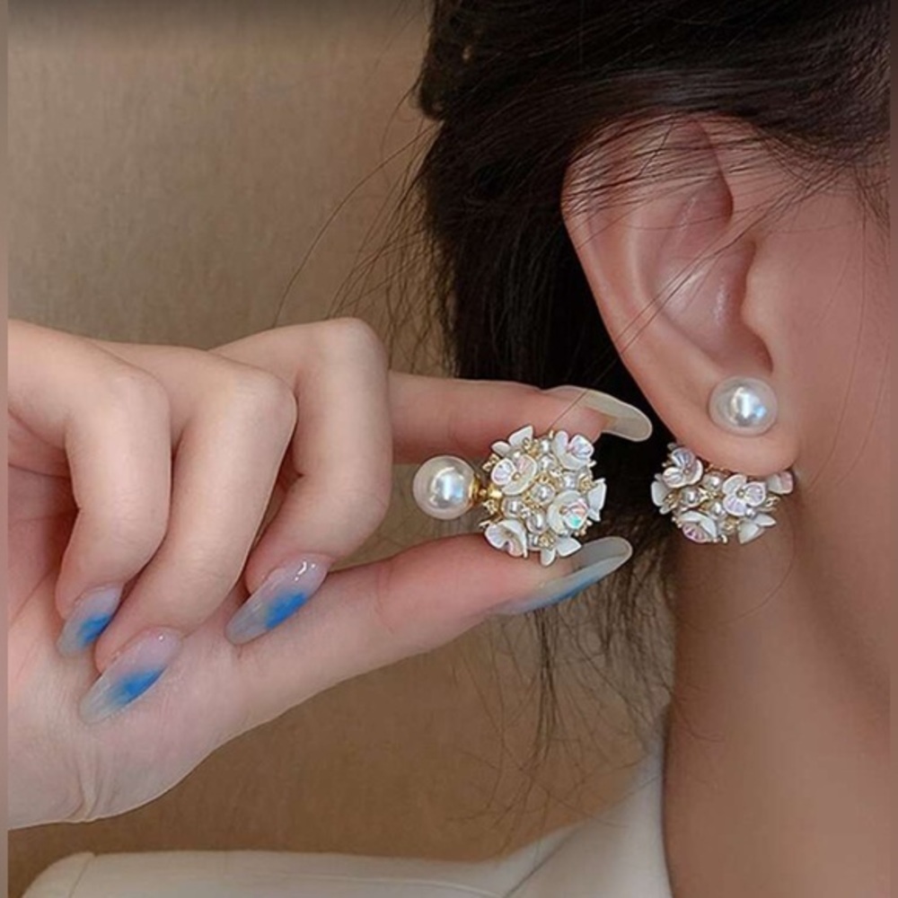 ✨Elegant Pearl and Floral Unique Statement Earrings - Picture 1 of 3